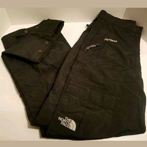 SOLD! The North Face hyvent black snow/ski pants